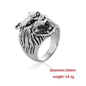 Detalle que muestra el diámetro de 20mm y el peso de 14,1g del anillo de lobo