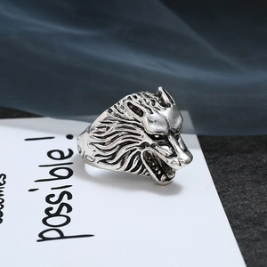 Anillo de cabeza de lobo gótico para hombre en plata antigua con estilo punk rock