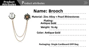 Détail d'une broche en alliage d'or vieilli avec doubles chaînes, perle et strass bruns