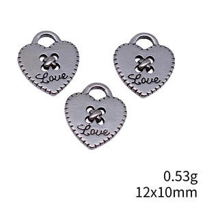 Antiek zilveren hart bedeltjes met knoopsteek ontwerp en Love gravure voor DIY sieraden maken