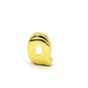 Detailed close-up of 3D bubble style letter Q pendant in polished gold finish