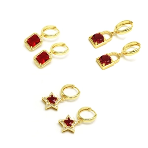 Boucles d'Oreilles Pendantes en Cuivre Plaqué Or 18K avec Zirconia pour Femme Étoile Carré Serrure Géométrique Cristal Strass Bijoux