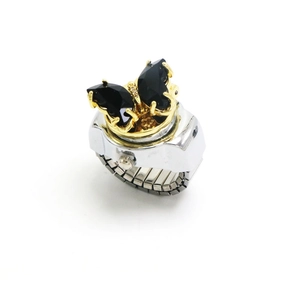 Montre-bague papillon rétro en argent avec ailes noires et bracelet métal extensible