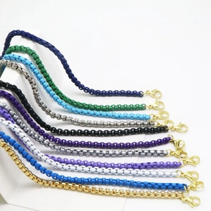 Colección de collares de cadena de caja bohemios coloridos con cierres de langosta