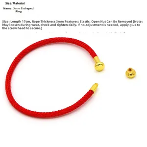 Dettaglio del bracciale a corda intrecciata rossa a C con chiusura a spirale dorata 3mm