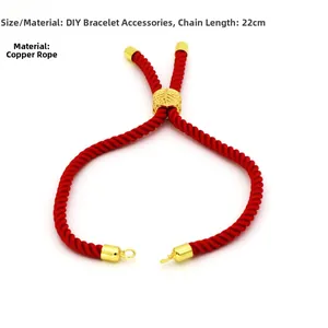 Detailansicht eines 22cm roten geflochtenen Armbands mit verstellbarem Kupfer-Verschluss