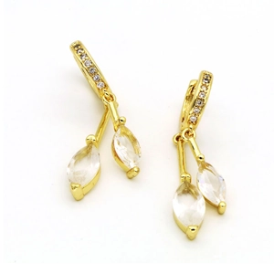Elegantes pendientes de aro dorados con colgantes de circón corte marquesa en blanco