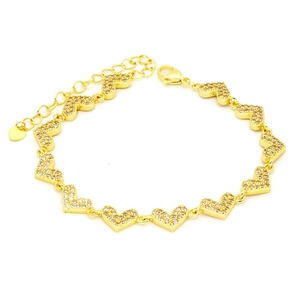 Detail eines goldenen Herz-Gliederarmbands mit Zirkonia-Besatz und verstellbarer Kette