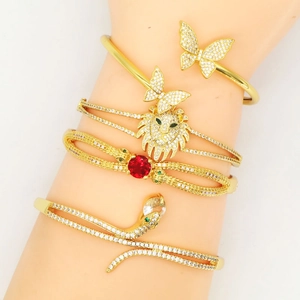 Luxus Vergoldeter Kupfer Armreif Für Damen Mit Zirkonia Eingelegt Tier Schmetterling Löwe Schlange Offener Verstellbarer Schmuck