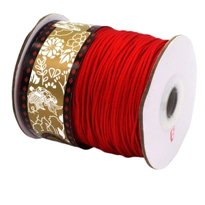 Rouleau de cordon en nylon tressé rouge avec étiquette motif carpe koi traditionnel