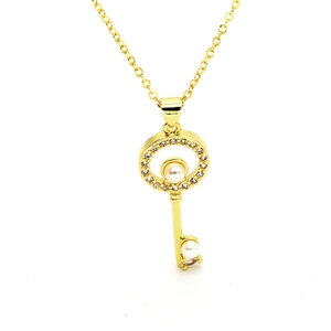 Goldene Schlüssel-Halskette mit Perlen und Zirkon-Inlay an einer schlichten O-Kette