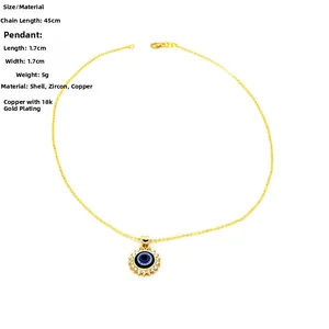 Dettaglio della collana malocchio placcata oro 18k con intarsio in conchiglia blu e zirconi