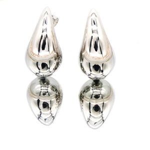 Polished hollow teardrop earrings with a mirror finish and elegant reflection detail