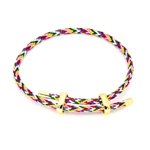 Verstellbares buntes geflochtenes Armband mit goldenen Schiebern im Boho-Stil