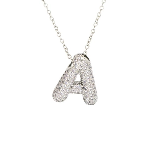 Collar con colgante de letra A burbuja plateada e incrustación de circonita cúbica