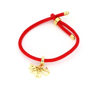 Bracelet tressé rouge avec pendentifs lettres dorées et pierre de zircon