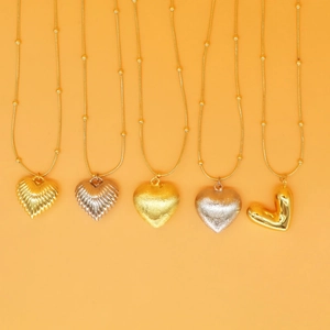 Collar con Colgante de Corazón de Cobre Chapado en Oro de 18K para Mujer Cadena de Serpiente con Perlas Joyería de Moda Metal