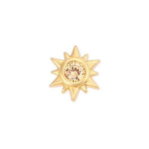 Ciondolo a stella in oro con zircone color champagne su sfondo bianco classico