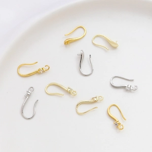 Ganchos de oreja bañados en oro 14k con circonitas y texturas de serpiente para DIY