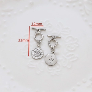 Details zu OT-Knebelverschluss mit Hand der Fatima-Anhänger und Zirkonia-Steinen, 33 mm