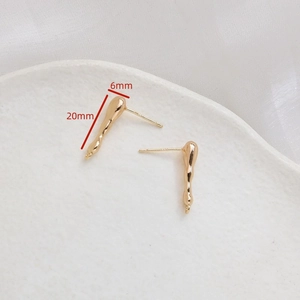 Detail of 20mm gold-plated drip-shaped earring hooks for DIY jewelry making