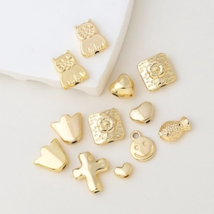 Ensemble de breloques DIY plaquées or 14K formes cœur tulipe et chat pour bijoux