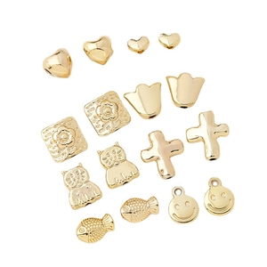 Perles et pendentifs plaqués or 14K en formes de cœur et fleur pour bijoux personnalisés