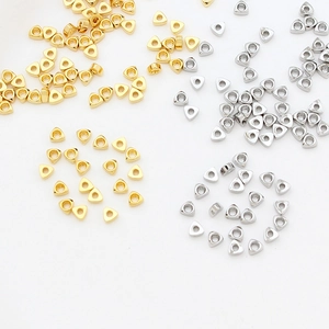 Polierte 18k Gold und Silber beschichtete Dreieck-Zwischenperlen für DIY-Schmuck