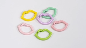 Colorful lip-shaped alloy spring rings and keychains in pastel macaron colors