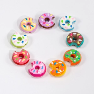 Kleurrijke set van 10 acryl donut kralen met glazuur voor DIY sieraden en hangers