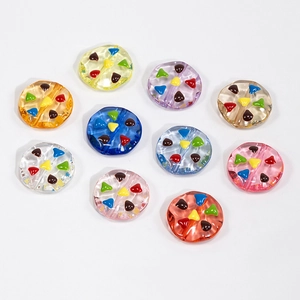 Bunte Acryl-Keksperlen für DIY-Schmuck und Schlüsselanhänger in verschiedenen lebhaften Mustern