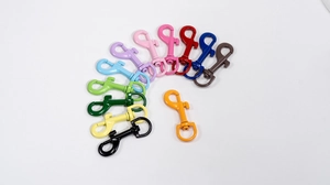 Colorful lacquered alloy swivel lobster clasps in eleven vibrant shades for DIY keychains