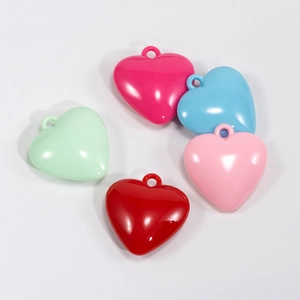 Ciondoli in Acrilico a Forma di Cuore DIY Charms per Gioielli Portachiavi Cinturino per Cellulare Accessori per Borse Superficie Lucida Opaca Charms a Cuore