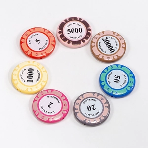 Kleurrijke acryl pokerchip kralen met waarden en kronen voor doe-het-zelf sieraden maken