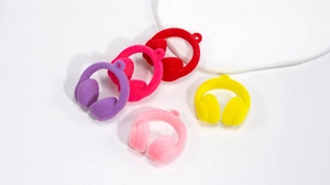 Bunte beflockte Kopfhörer-Anhänger für DIY-Schmuck in Lila Rosa Rot und Gelb