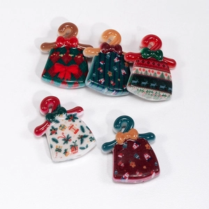 5pcs Christmas acrylic DIY bead charms with reindeer and tree prints for keychain making