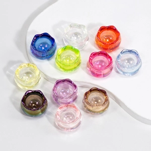 Pétalos de lirio de los valles en acrílico iridiscente para joyería DIY y artesanía