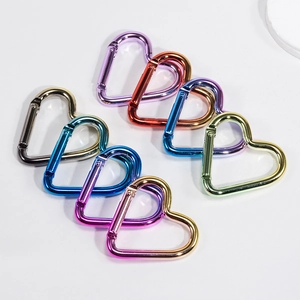 Mousquetons en aluminium colorés en forme de cœur avec clips à ressort pour porte-clés DIY