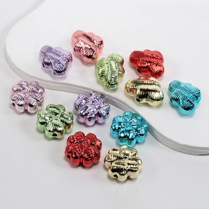 Ciondoli colorati in acrilico a forma di quadrifoglio e nuvola per creazione gioielli