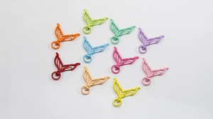 Détail de dix fermoirs mousquetons en forme de queue de poisson pour bijoux DIY