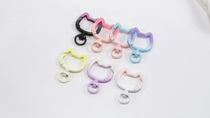 Colorful cat-shaped alloy spring clasps with gradient paint finish for DIY keychains