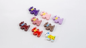 Pendentifs chiots colorés en résine avec nœuds et textures à pois pour bijoux DIY