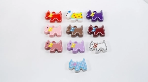 Détail de 10 pendentifs chiots colorés en résine pour bijoux DIY et porte-clés personnalisés