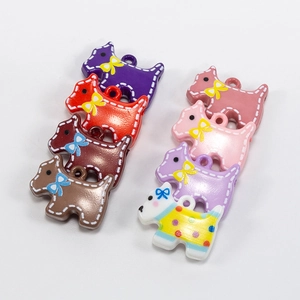Pendentifs chien de dessin animé en résine colorée avec nœud pour bijoux DIY et porte-clés