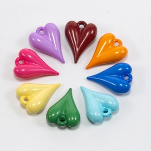 Colorful leopard print heart charms in 8 vibrant colors for DIY jewelry and phone chains