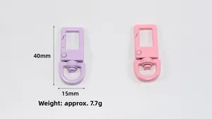 Detail showing pink and purple metal swivel snap hooks with size 40x15mm and 7.7g weight