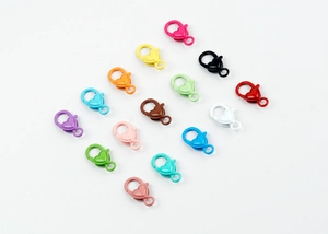 Fermoirs mousquetons en forme de cœur colorés en alliage peint pour la création de bijoux