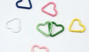 Colorful heart-shaped alloy spring rings for DIY jewelry and keychain accessories