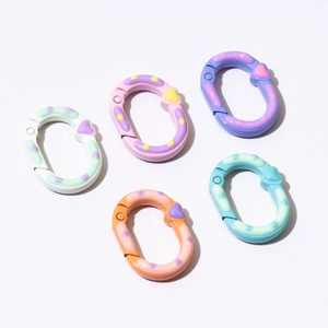 Anneaux ovales colorés avec motif de cœur et pois pour porte-clés DIY créatifs