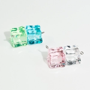Pendentifs cubes de glace en résine colorée avec anneaux métalliques pour bijoux artisanaux